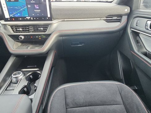 Used 2025 Ford Explorer ST image 11