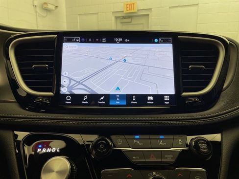 New 2026 Chrysler Pacifica Select image 13