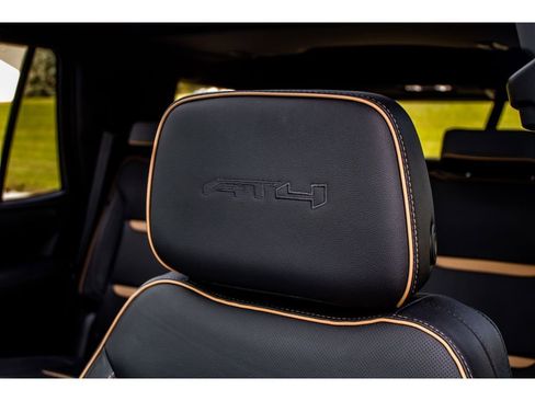 Used 2022 GMC Yukon AT4 w/ Technology Package image 25