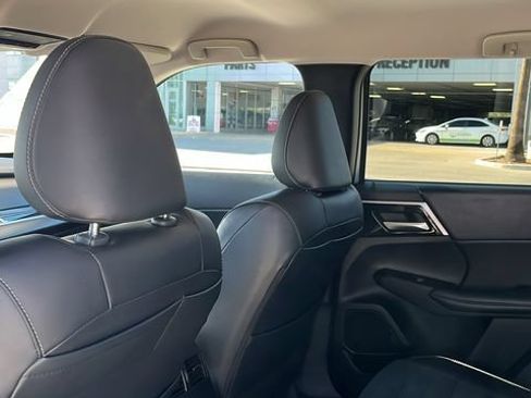 Used 2024 Mitsubishi Outlander SE FWD image 19
