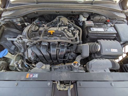 Used 2019 Hyundai Elantra GT image 21