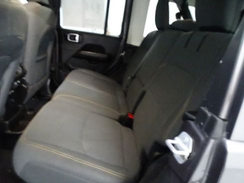 Certified 2025 Jeep Wrangler Unlimited Sahara AWD/4WD image 4