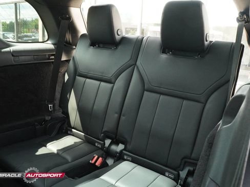 Used 2020 Land Rover Discovery Landmark AWD/4WD image 28