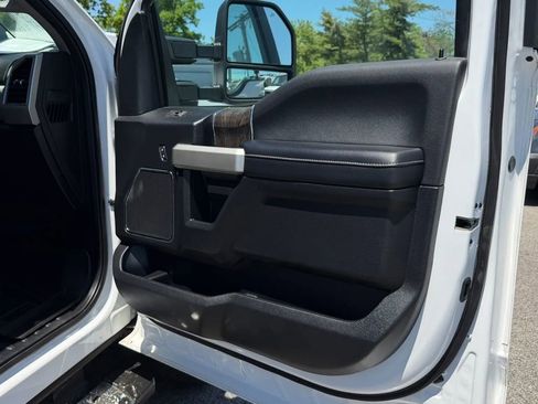 Used 2021 Ford F250 Lariat w/ Chrome Package AWD/4WD image 25