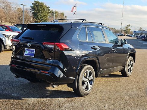 New 2025 Toyota RAV4 SE image 2