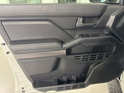 Used 2025 Toyota 4Runner TRD Off-Road AWD/4WD image 19