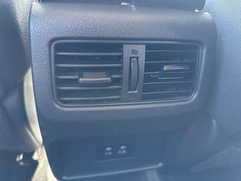 Used 2023 Nissan Rogue SV image 12