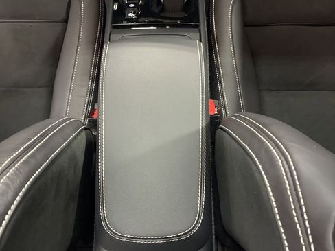 Used 2021 Volvo XC40 T5 R-Design w/ Advanced Package image 16