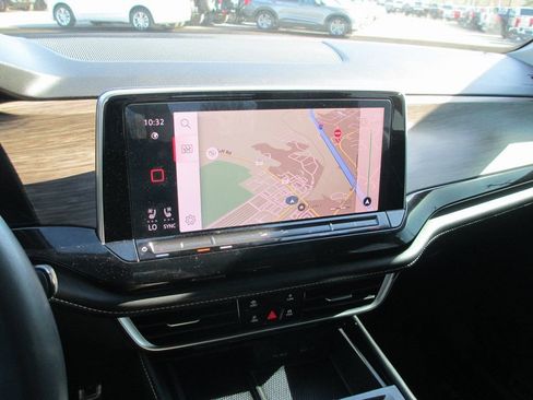 Used 2024 Volkswagen Atlas SEL Premium R-Line image 28