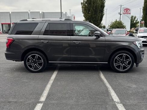 Used 2021 Ford Expedition Limited AWD/4WD image 4