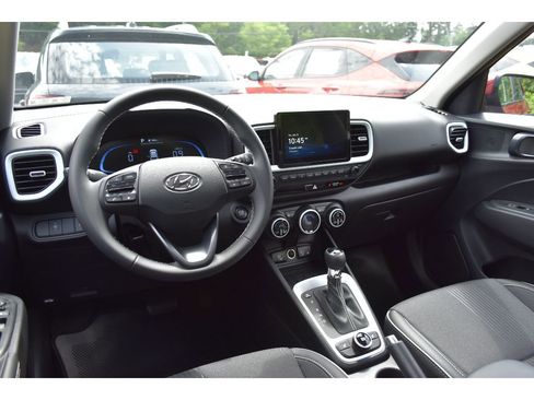 New 2025 Hyundai Venue Limited image 9