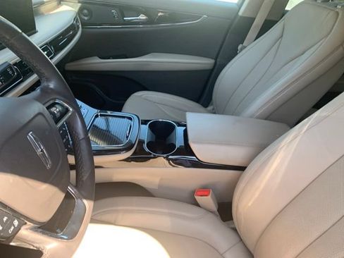 Used 2023 Lincoln Nautilus Reserve w/ Equipment Group 201A FWD image 5