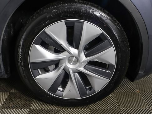 Used 2023 Tesla Model Y Long Range image 23