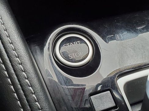 Used 2020 Nissan Kicks SV image 23