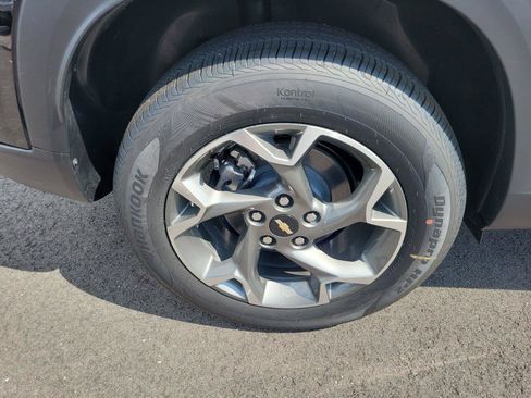 Used 2026 Chevrolet Trax LT FWD image 5