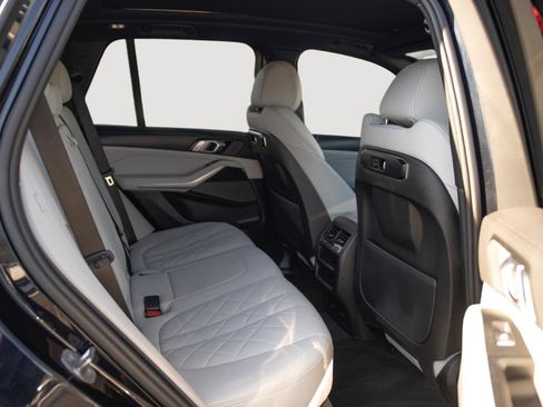 Used 2024 BMW X5 xDrive40i w/ M Sport Package image 18