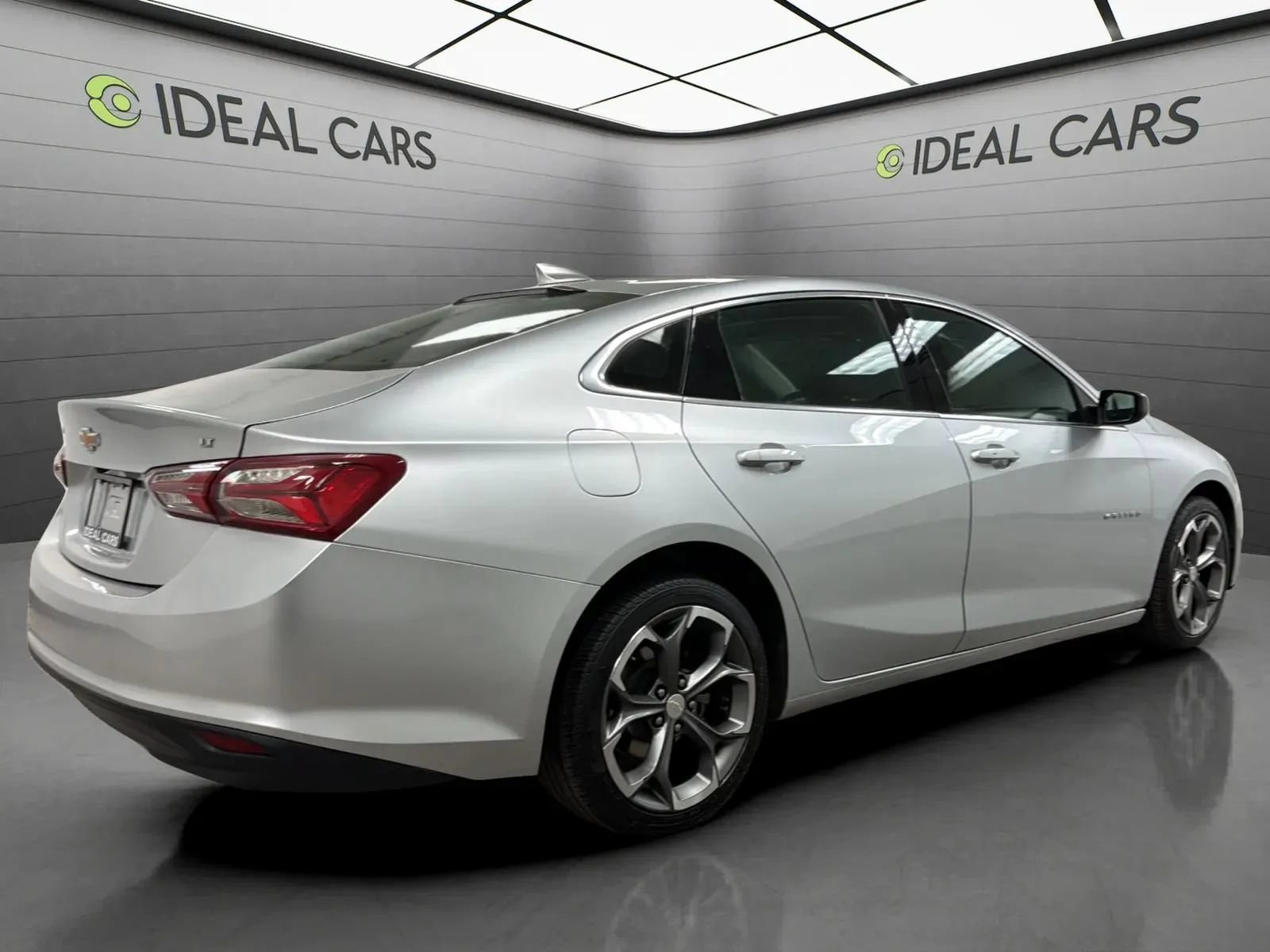 Used 2021 Chevrolet Malibu LT FWD image 5