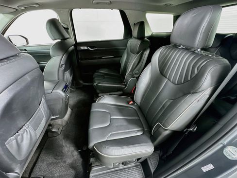 Used 2023 Hyundai Palisade Limited FWD image 26