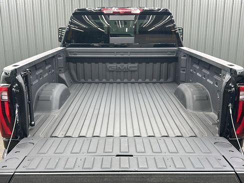 Used 2025 GMC Sierra 3500 Denali image 13