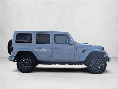 Used 2023 Jeep Wrangler Unlimited Sahara image 4