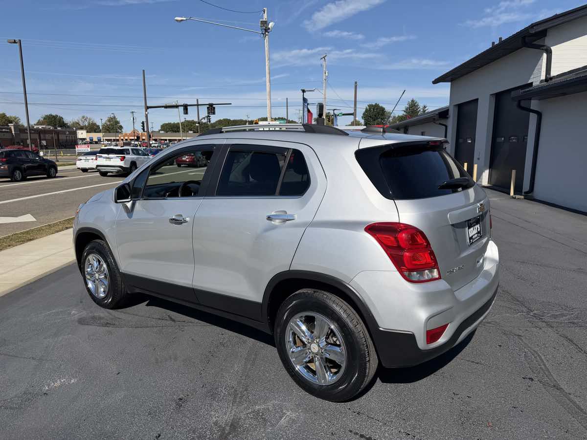 Used 2019 Chevrolet Trax LT w/ LT Convenience Package AWD/4WD image 3