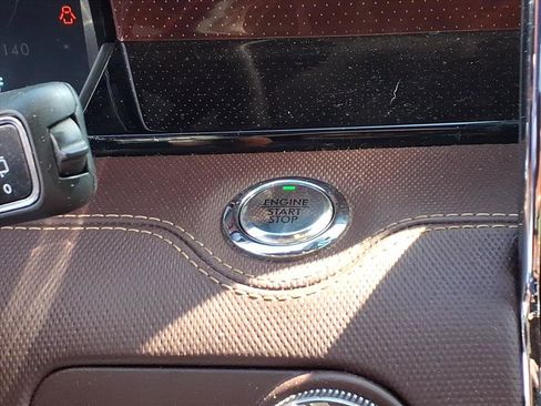 Used 2020 Lincoln Navigator Black Label w/ Cargo Convenience Package image 18