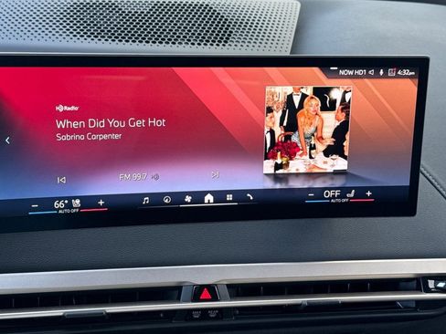 Used 2025 BMW iX xDrive50 image 23