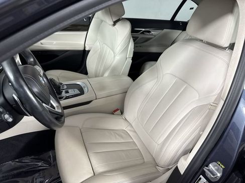 Used 2020 BMW 740i xDrive 740i xDrive w/ Cold Weather Package image 19