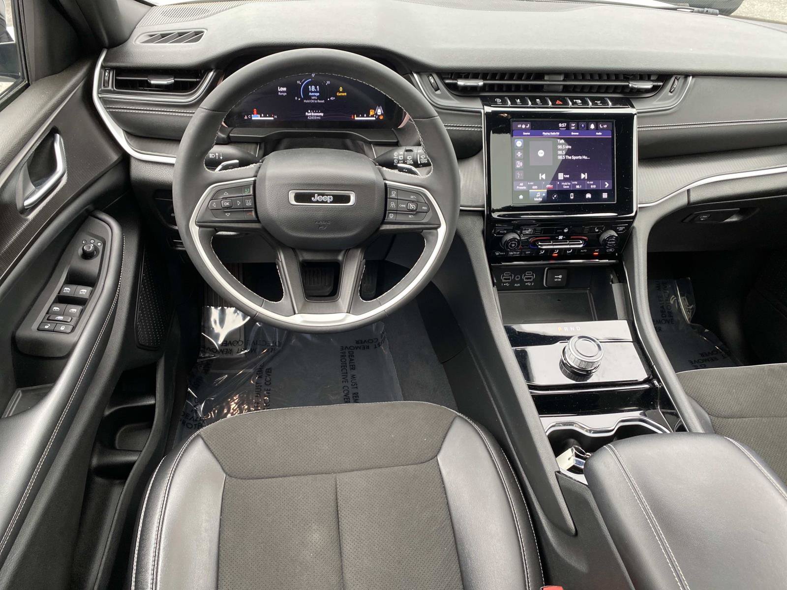 Used 2023 Jeep Grand Cherokee Altitude AWD/4WD image 12
