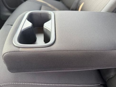 Used 2025 Nissan Altima 2.5 SV FWD image 14