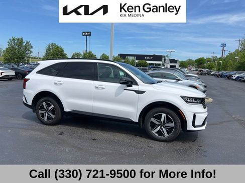 Certified 2023 Kia Sorento S w/ Panoramic Sunroof Package FWD image 8