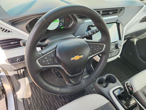 Used 2017 Chevrolet Bolt Premier w/ Driver Confidence II Package FWD image 10