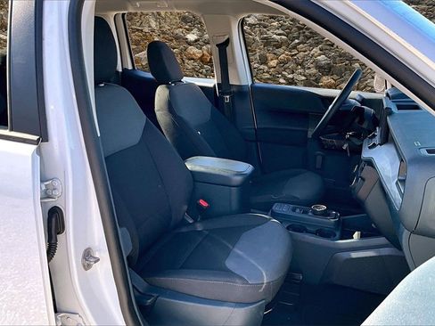 Used 2023 Ford Maverick XL image 7