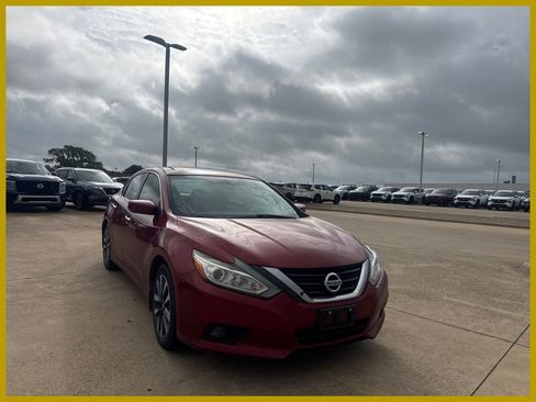 Used 2016 Nissan Altima 2.5 SV FWD image 1