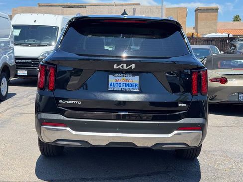 Used 2024 Kia Sorento S AWD/4WD image 11