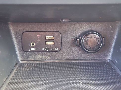 Used 2021 Subaru Forester AWD/4WD image 16