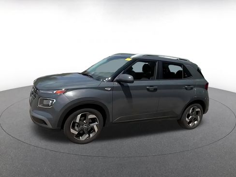 Used 2026 Hyundai Venue SEL FWD image 7