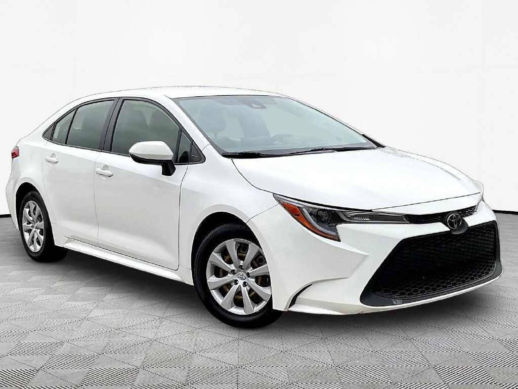 Used 2021 Toyota Corolla LE FWD image 4