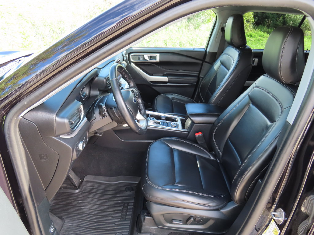 Used 2021 Ford Explorer XLT AWD/4WD image 26