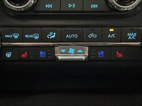 Used 2023 Ford F150 Platinum w/ FX4 Off-Road Package image 37