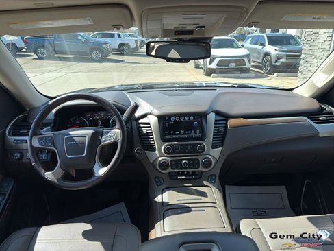 Used 2020 GMC Yukon XL Denali w/ Denali Premium Package AWD/4WD image 19