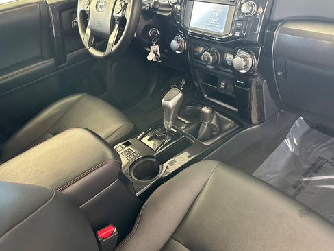 Used 2019 Toyota 4Runner TRD Off-Road Premium AWD/4WD image 18