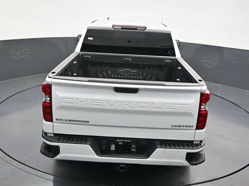 Used 2022 Chevrolet Silverado 1500 Custom RWD image 18