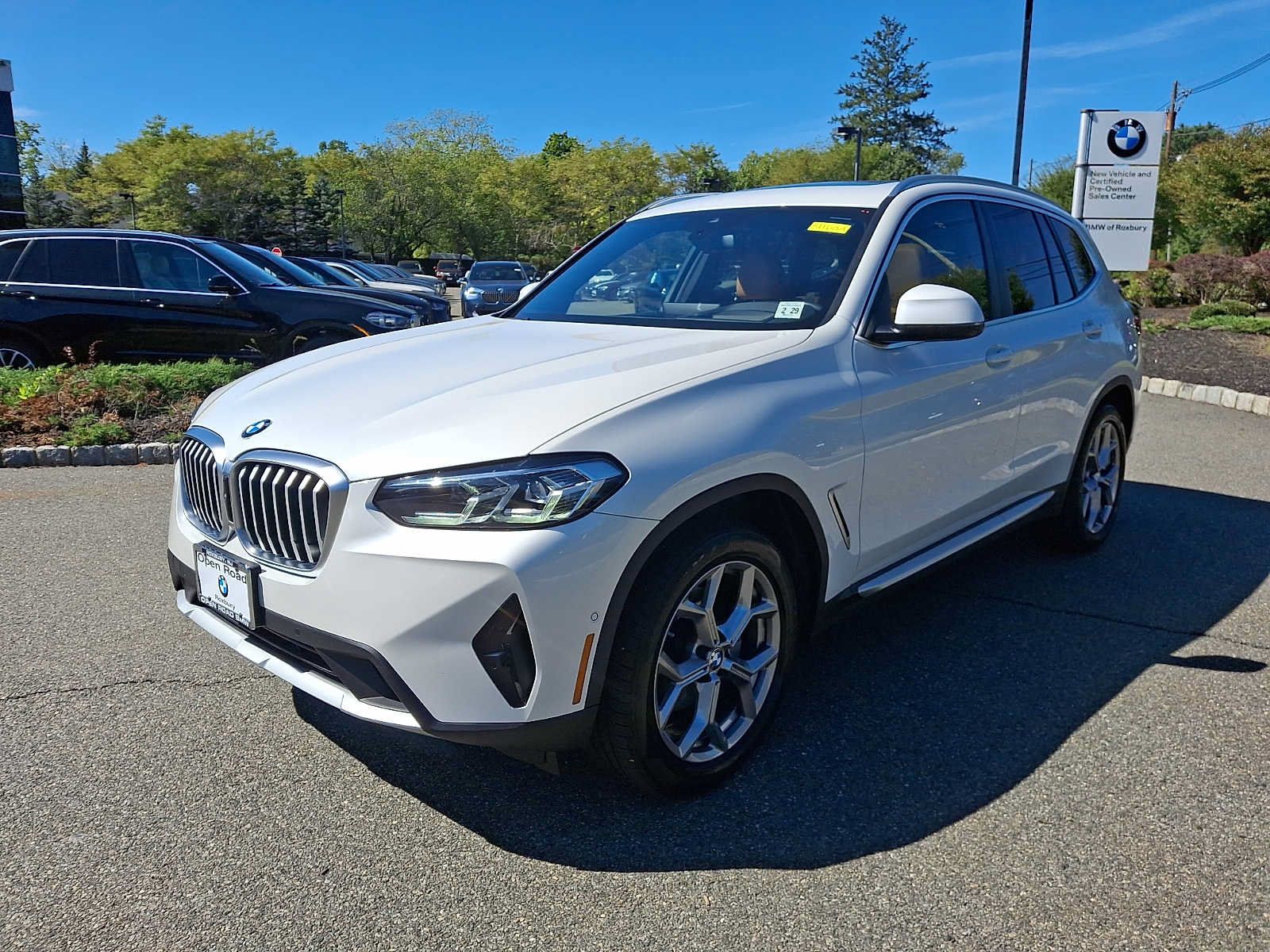 Used 2024 BMW X3 xDrive30i w/ Premium Package AWD/4WD image 3
