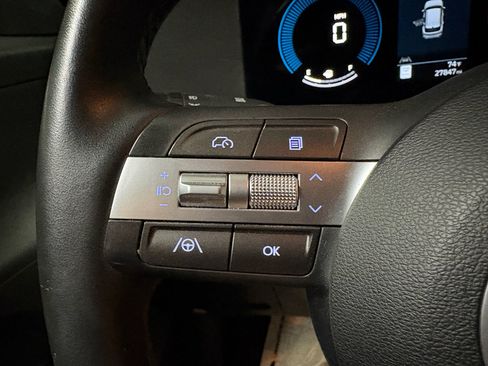Used 2025 Hyundai Kona SEL AWD/4WD image 17