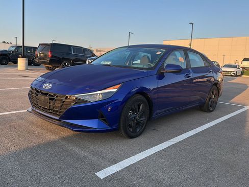 Certified 2023 Hyundai Elantra SEL FWD image 1