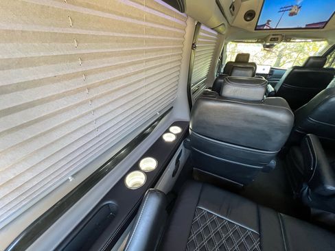 Used 2022 Ford Transit 250 Medium Roof AWD image 60