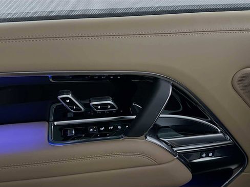 New 2026 Land Rover Range Rover Long Wheelbase SE image 26