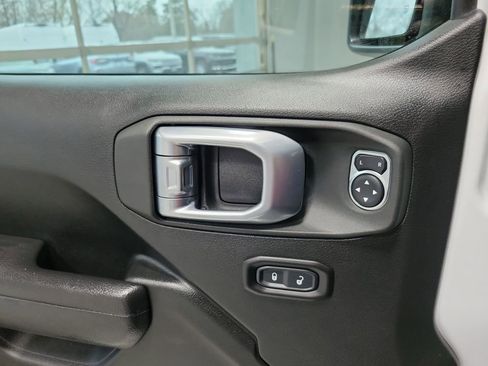 Used 2022 Jeep Wrangler Unlimited Sport image 49