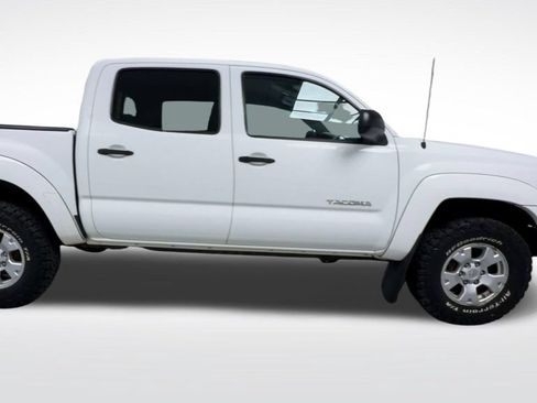 Used 2015 Toyota Tacoma 4x4 Double Cab w/ TRD Off-Road Package image 9